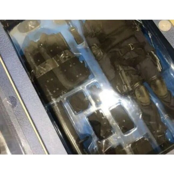 Hot Toys SWAT Ver 2.0 S.W.A.T. Version 2.0 RARE Hottoys ( Not Dragon ) - Picture 8 of 10